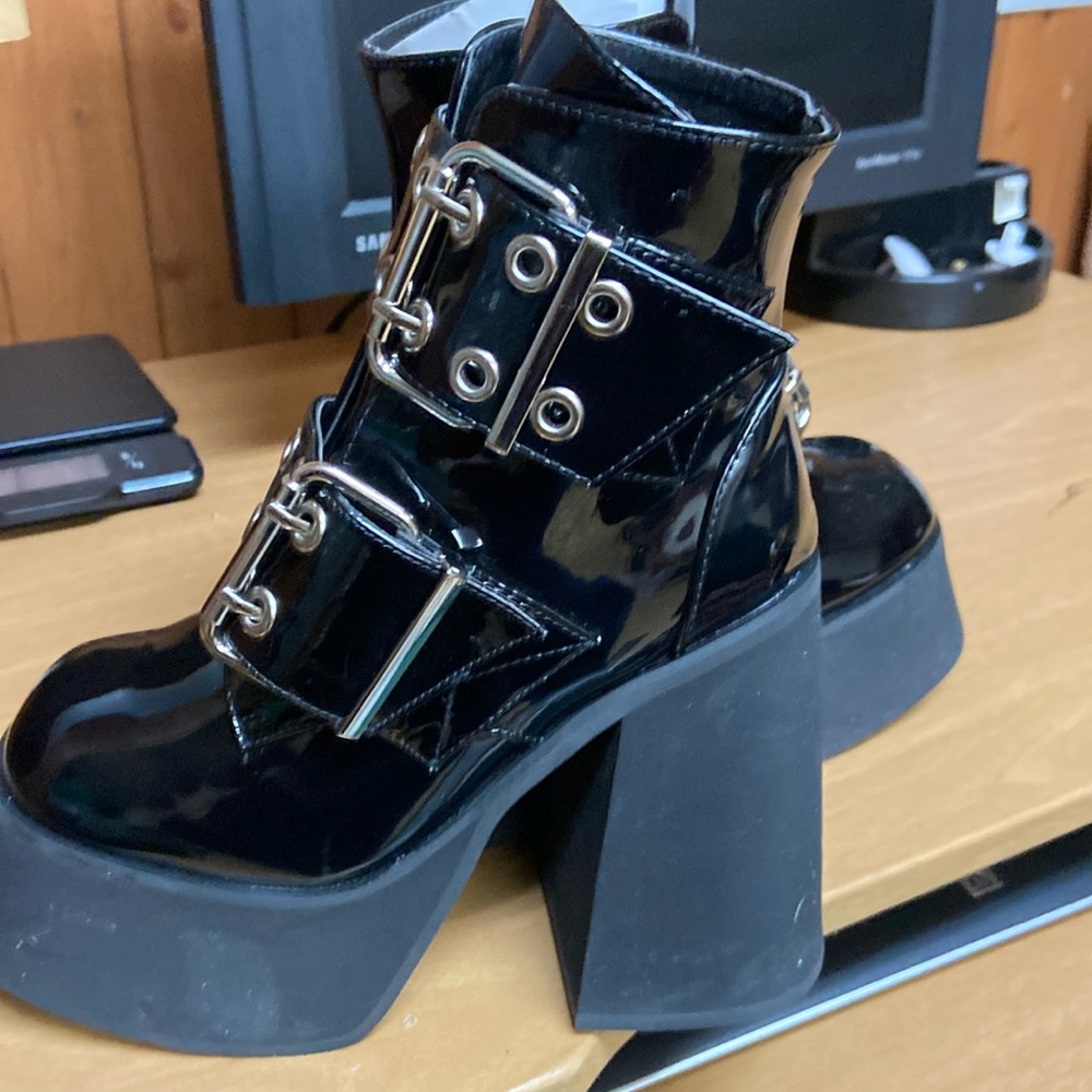 Widow platform boots